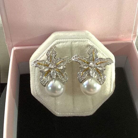 ✨Gorgeous Elegant Silver Cz Diamond Pave Star Lily &PearlPost back Earringss - Picture 13 of 17